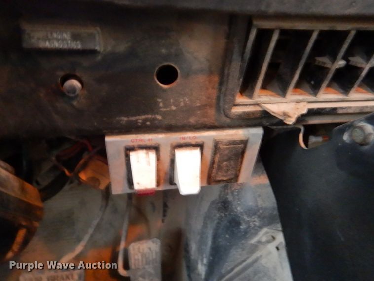 image for item DN2525 2000 International 4900  dump truck