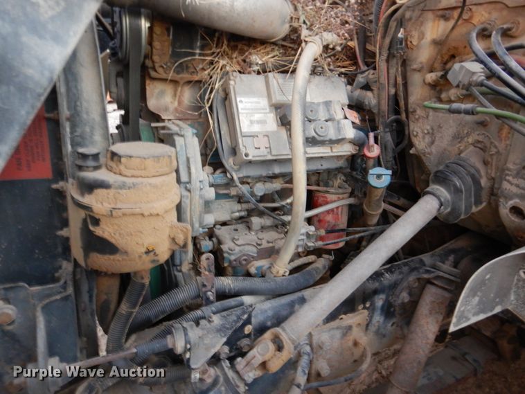 image for item DN2525 2000 International 4900  dump truck