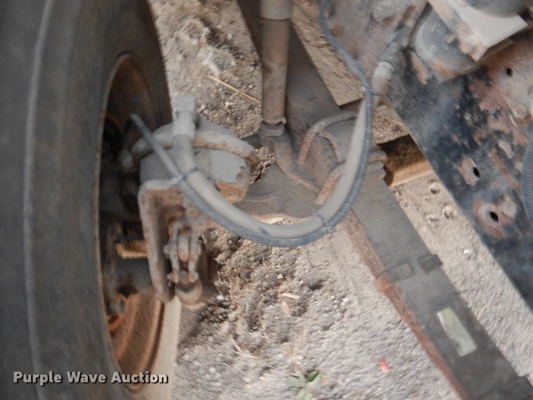 image for item DN2525 2000 International 4900  dump truck