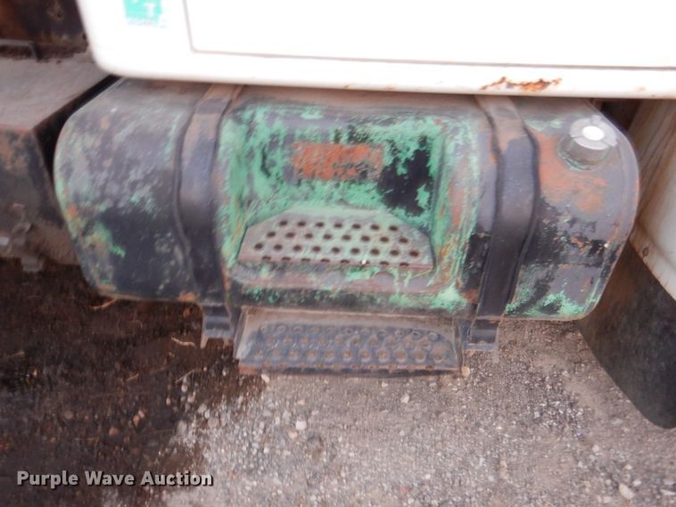 image for item DN2525 2000 International 4900  dump truck