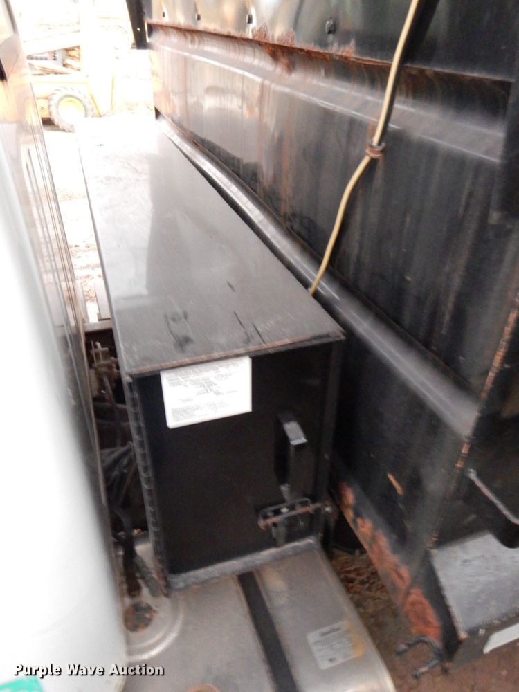 image for item DN2525 2000 International 4900  dump truck