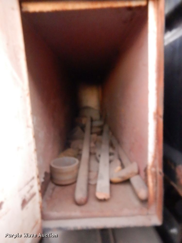 image for item DN2525 2000 International 4900  dump truck