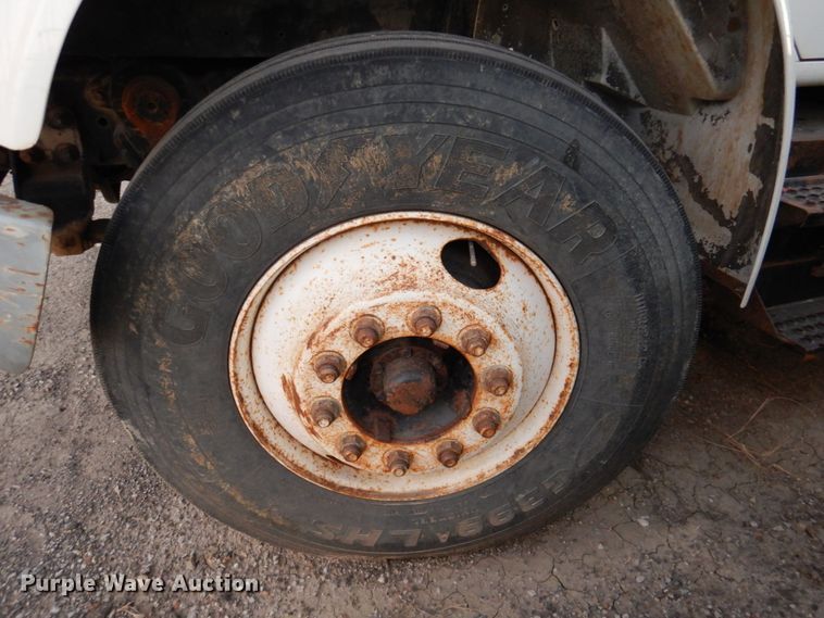 image for item DN2525 2000 International 4900  dump truck