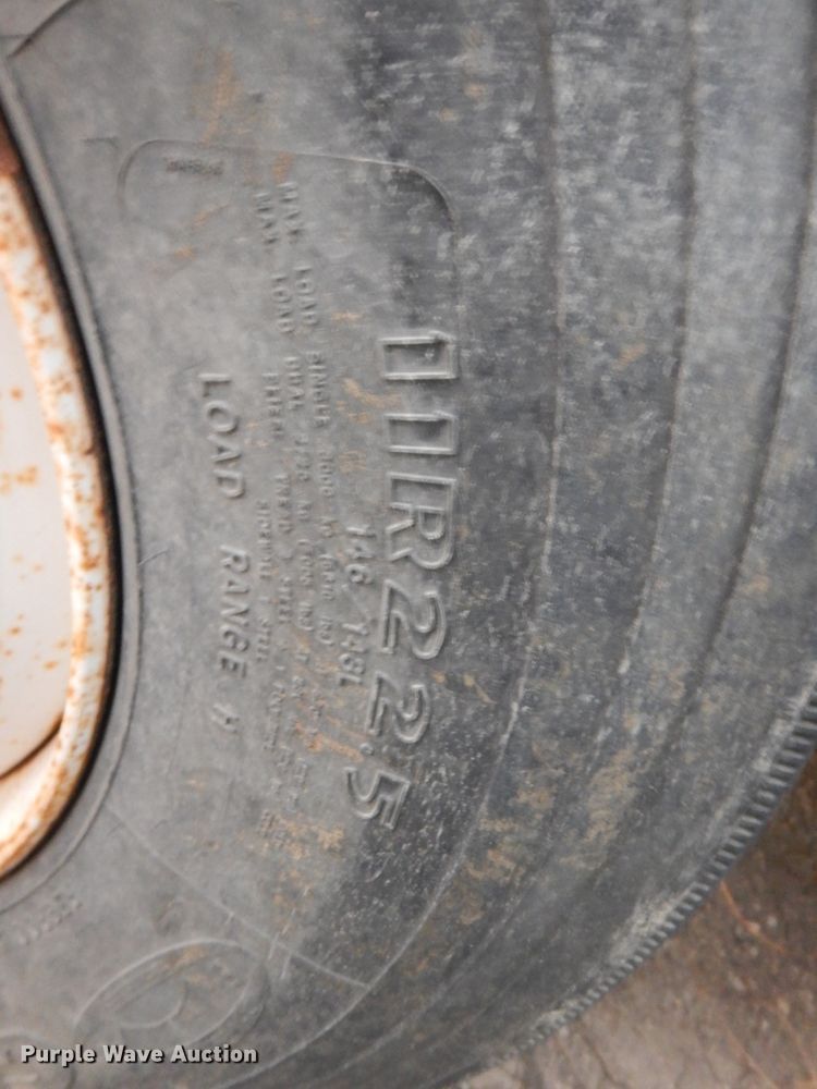 image for item DN2525 2000 International 4900  dump truck