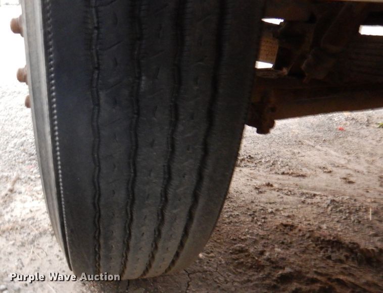 image for item DN2525 2000 International 4900  dump truck