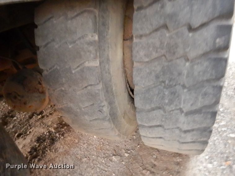 image for item DN2525 2000 International 4900  dump truck