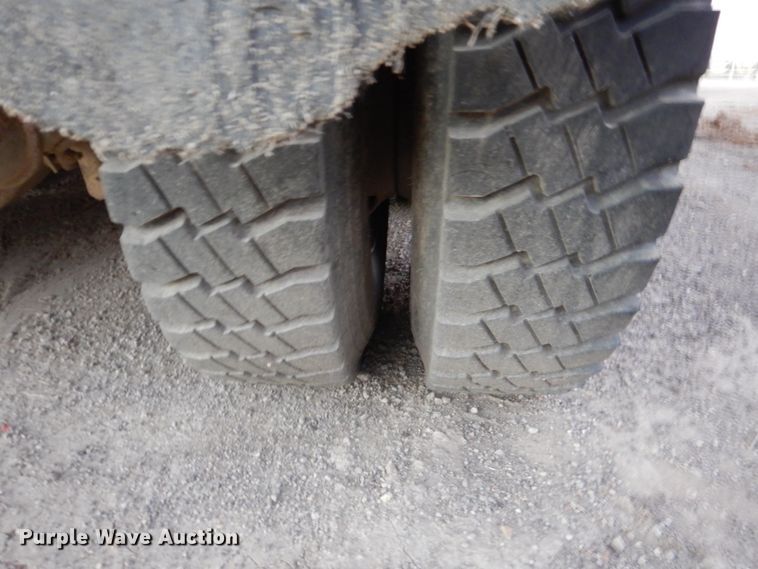 image for item DN2525 2000 International 4900  dump truck