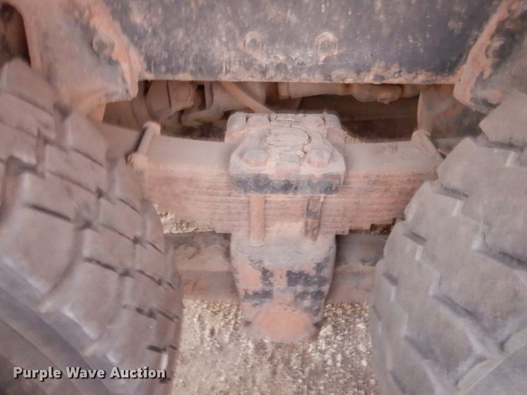 image for item DN2525 2000 International 4900  dump truck