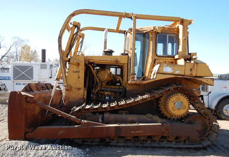 image for item DN2528 1986 Caterpillar D7H  dozer
