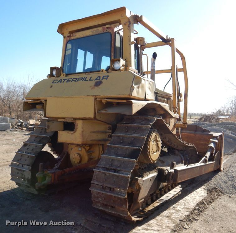 image for item DN2528 1986 Caterpillar D7H  dozer