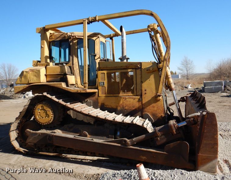 image for item DN2528 1986 Caterpillar D7H  dozer