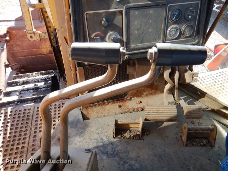 image for item DN2528 1986 Caterpillar D7H  dozer