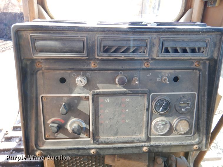 image for item DN2528 1986 Caterpillar D7H  dozer