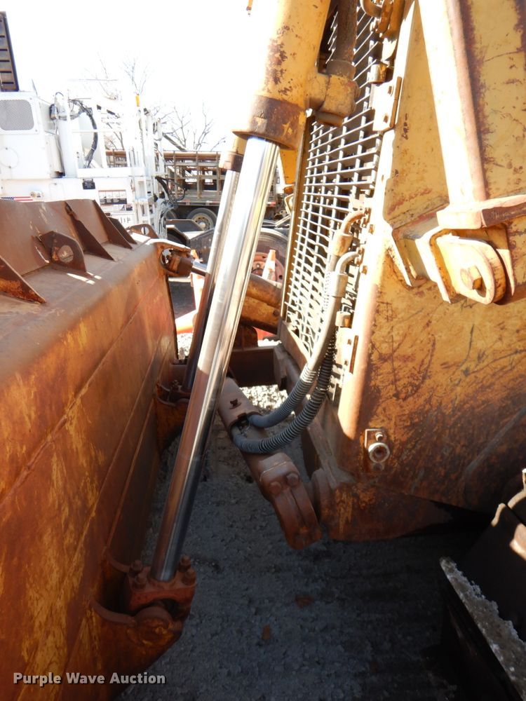 image for item DN2528 1986 Caterpillar D7H  dozer