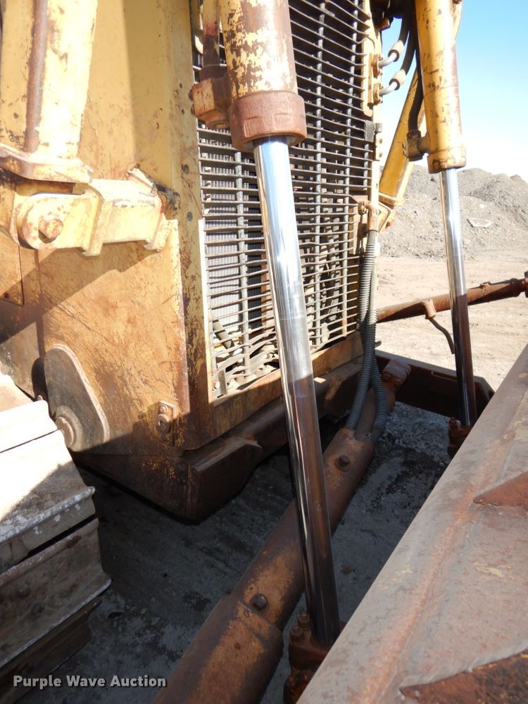 image for item DN2528 1986 Caterpillar D7H  dozer