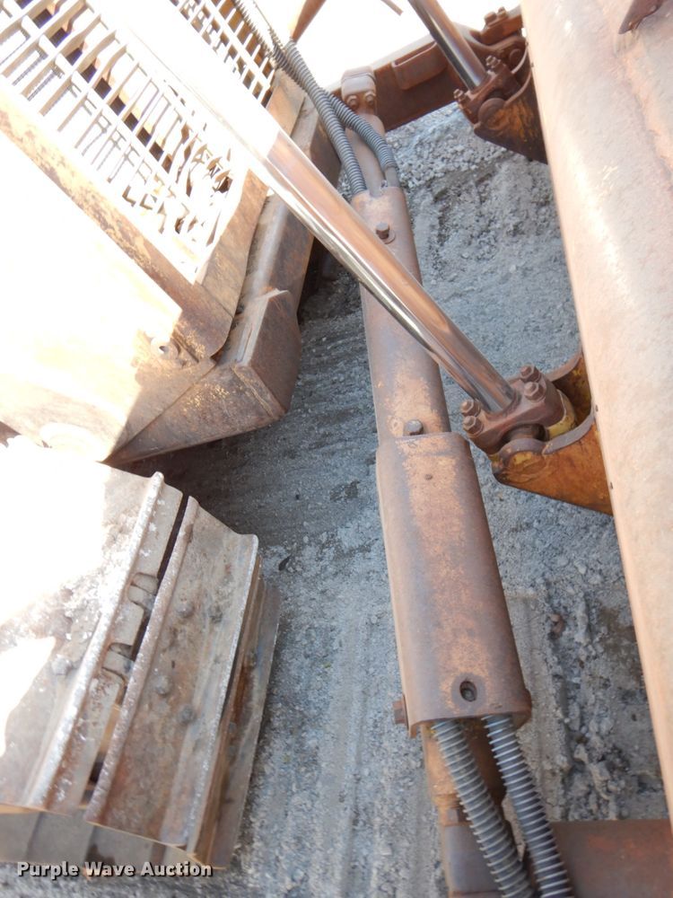 image for item DN2528 1986 Caterpillar D7H  dozer