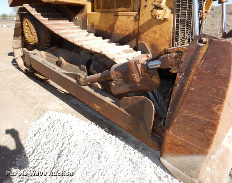 image for item DN2528 1986 Caterpillar D7H  dozer