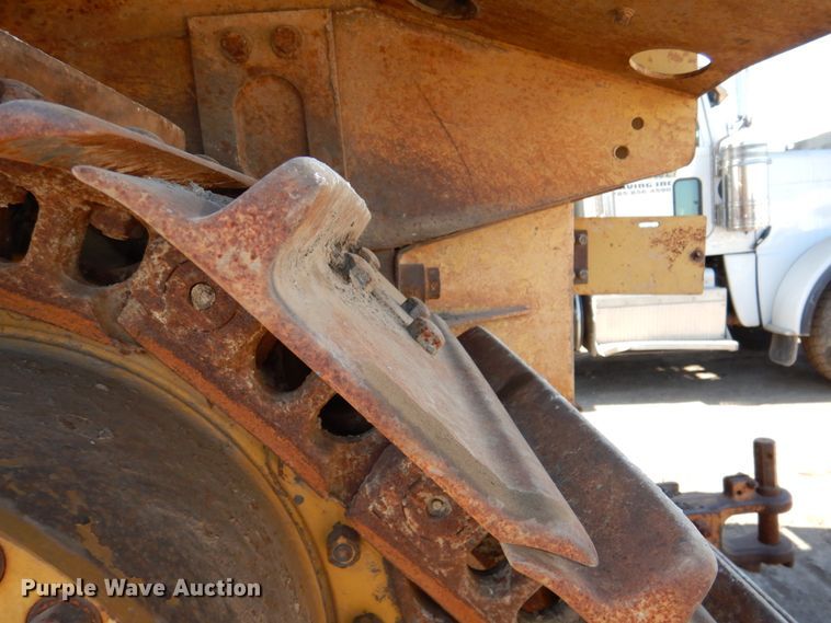 image for item DN2528 1986 Caterpillar D7H  dozer