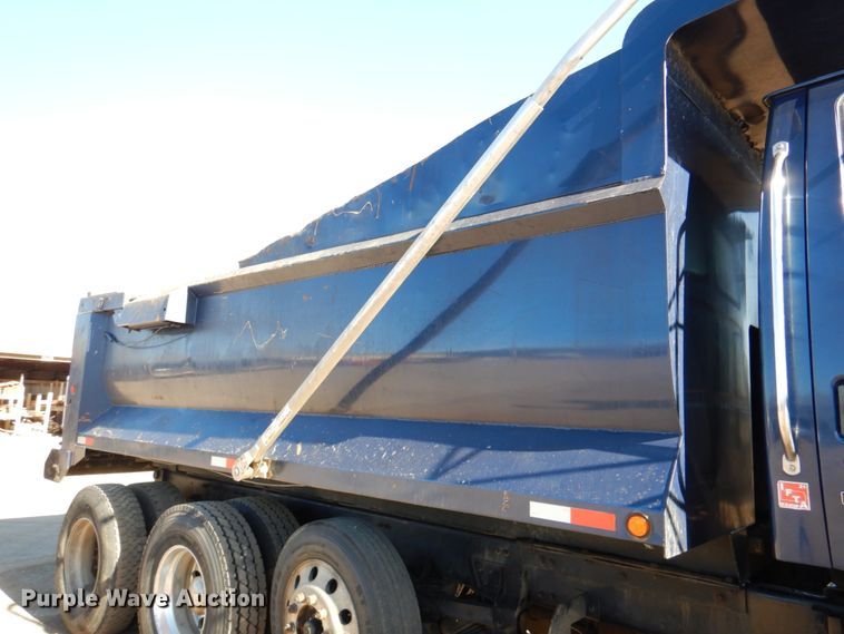 image for item DN2531 2007 Sterling A90  dump truck