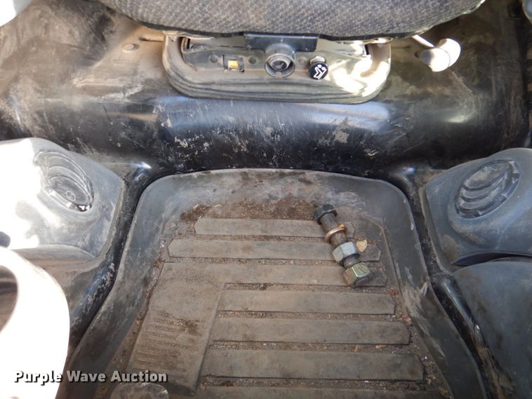 image for item DN2532 2016 Caterpillar 272D2  skid steer loader