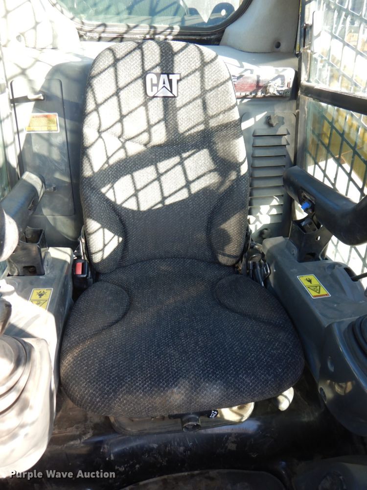 image for item DN2532 2016 Caterpillar 272D2  skid steer loader