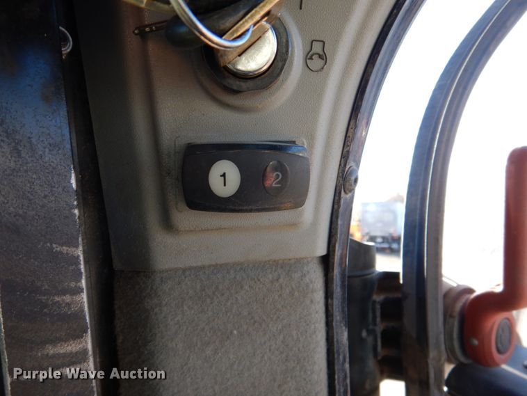 image for item DN2532 2016 Caterpillar 272D2  skid steer loader