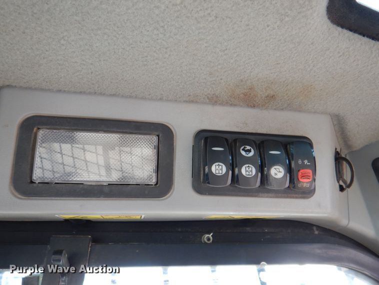 image for item DN2532 2016 Caterpillar 272D2  skid steer loader