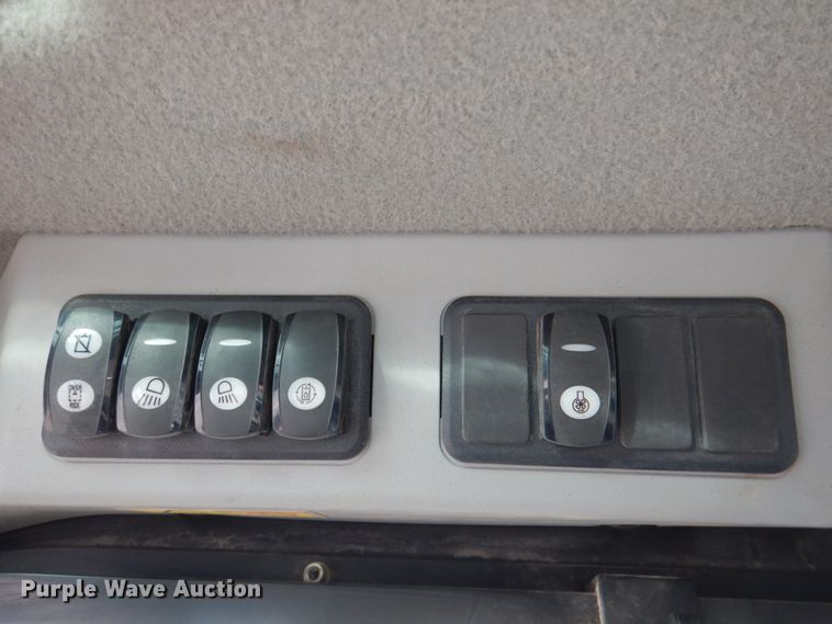 image for item DN2532 2016 Caterpillar 272D2  skid steer loader