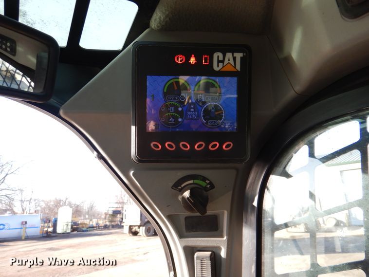 image for item DN2532 2016 Caterpillar 272D2  skid steer loader