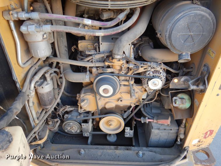 image for item DN2532 2016 Caterpillar 272D2  skid steer loader