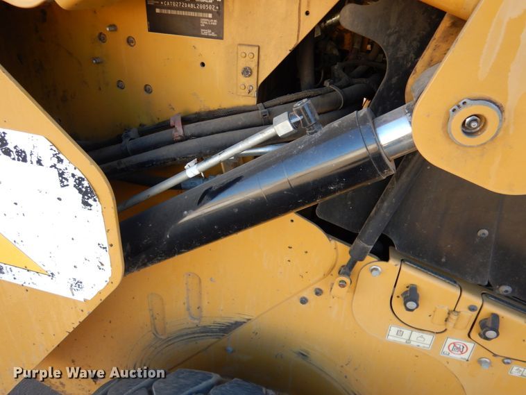 image for item DN2532 2016 Caterpillar 272D2  skid steer loader
