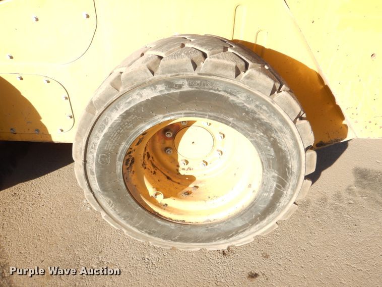 image for item DN2532 2016 Caterpillar 272D2  skid steer loader