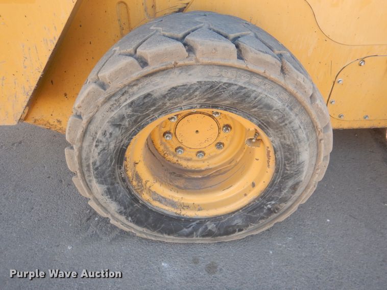 image for item DN2532 2016 Caterpillar 272D2  skid steer loader