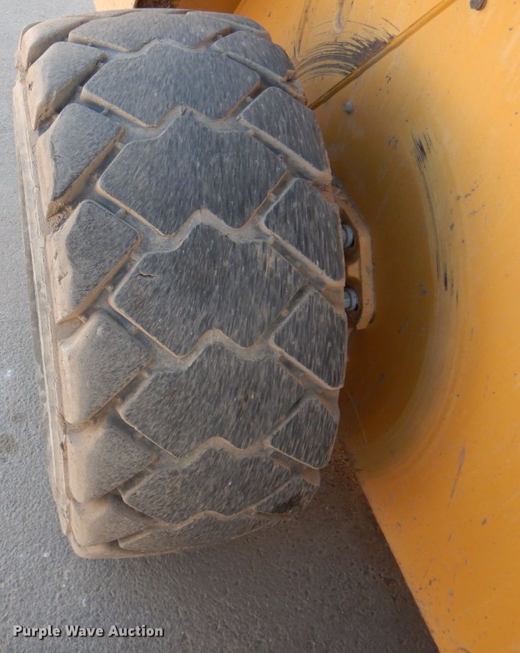 image for item DN2532 2016 Caterpillar 272D2  skid steer loader