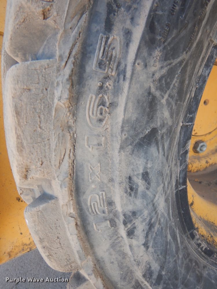 image for item DN2532 2016 Caterpillar 272D2  skid steer loader