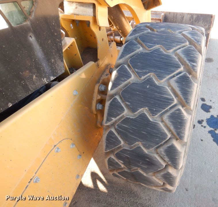 image for item DN2532 2016 Caterpillar 272D2  skid steer loader