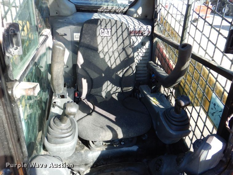 image for item DN2533 Caterpillar 246D  skid steer loader