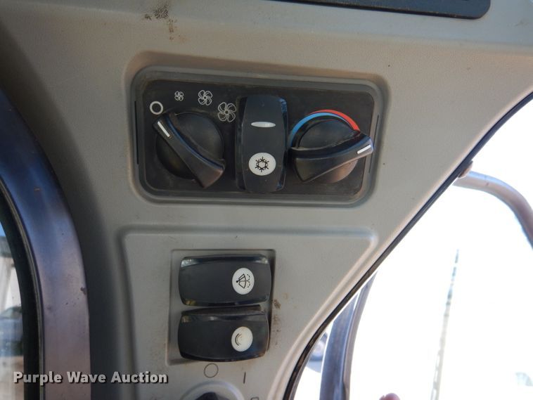 image for item DN2533 Caterpillar 246D  skid steer loader