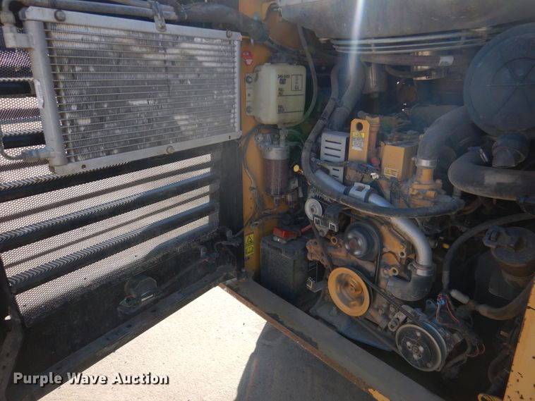 image for item DN2533 Caterpillar 246D  skid steer loader