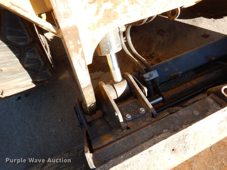 image for item DN2533 Caterpillar 246D  skid steer loader