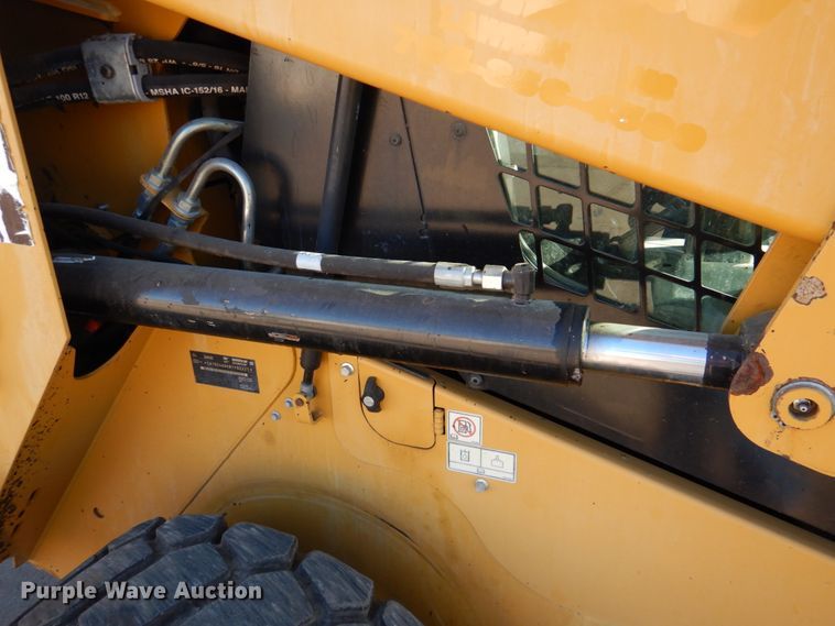 image for item DN2533 Caterpillar 246D  skid steer loader