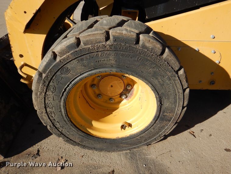 image for item DN2533 Caterpillar 246D  skid steer loader