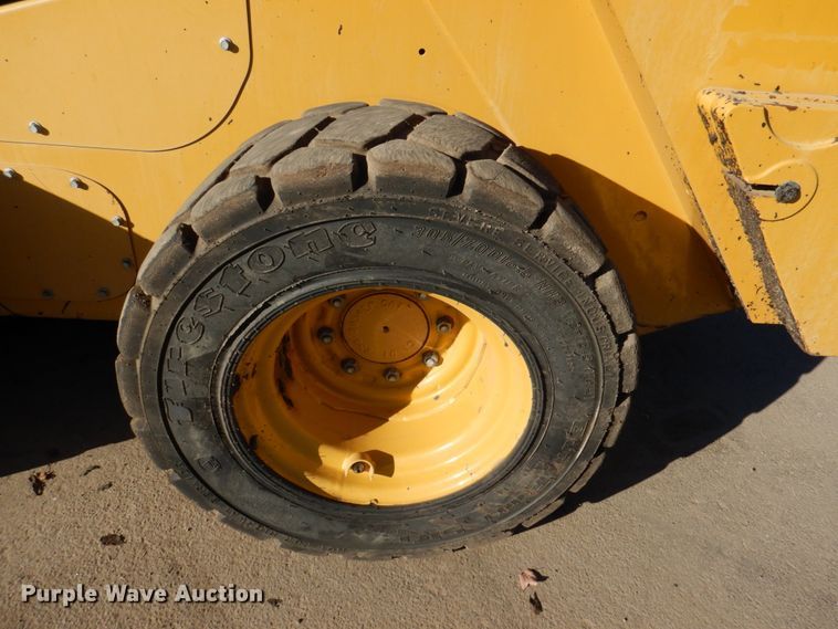 image for item DN2533 Caterpillar 246D  skid steer loader