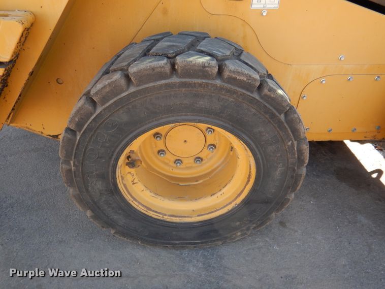 image for item DN2533 Caterpillar 246D  skid steer loader