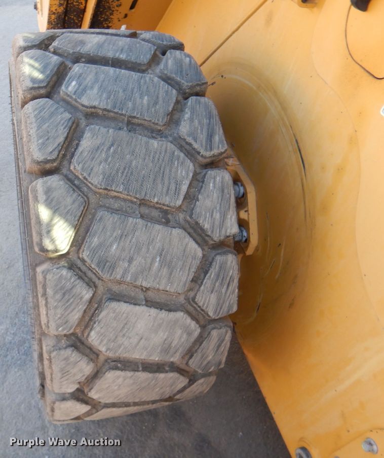 image for item DN2533 Caterpillar 246D  skid steer loader