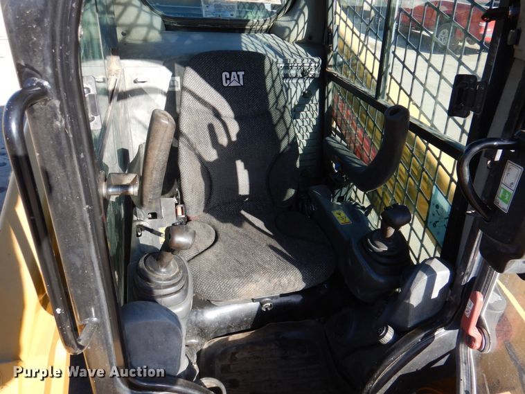 image for item DN2534 Caterpillar 246D  skid steer loader