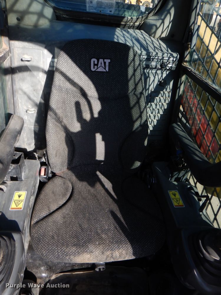 image for item DN2534 Caterpillar 246D  skid steer loader