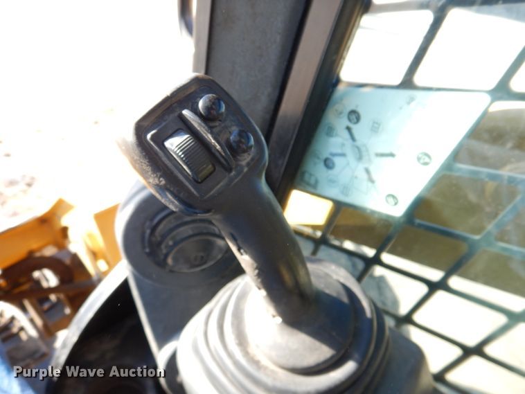 image for item DN2534 Caterpillar 246D  skid steer loader