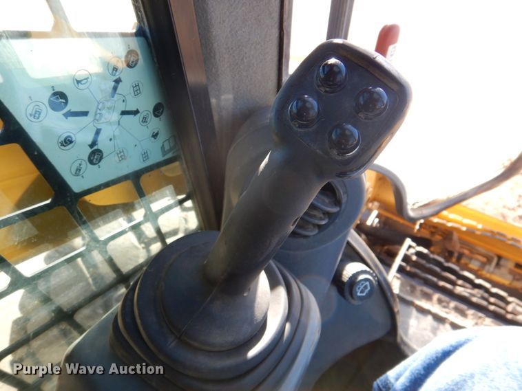 image for item DN2534 Caterpillar 246D  skid steer loader