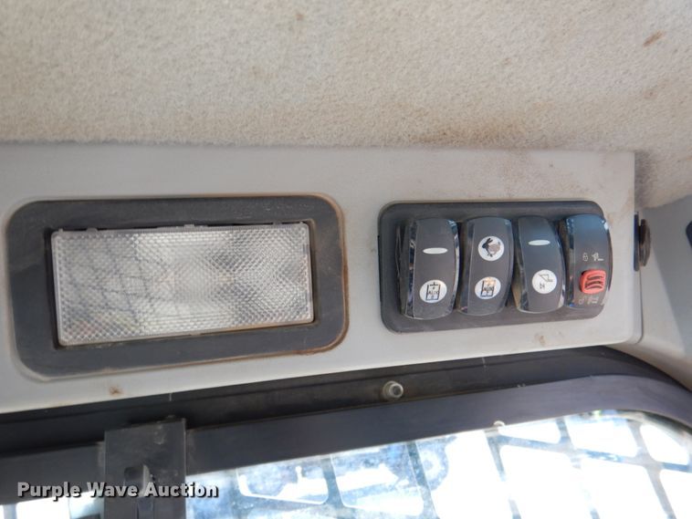 image for item DN2534 Caterpillar 246D  skid steer loader